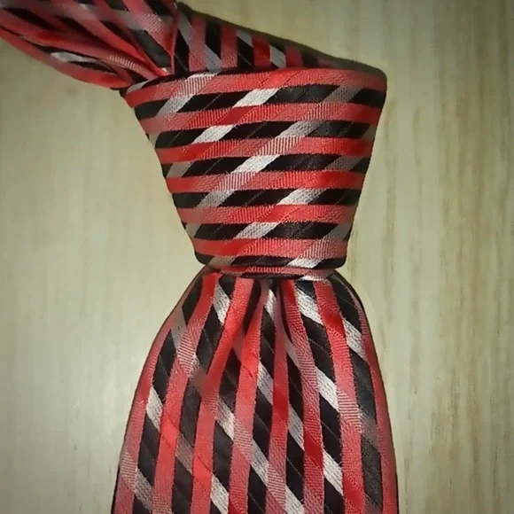 Versa Red & Brown Silk Tie